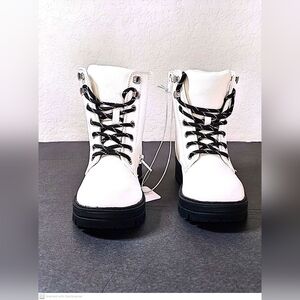 Girls white boots. Size 13 Brand: Sugar and Jade